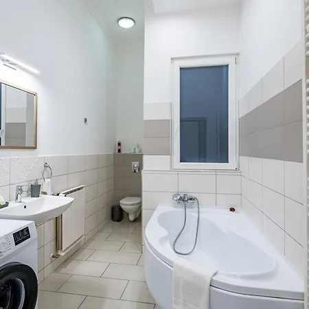 Silver Swan * Budapest