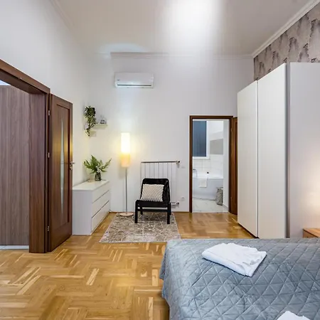 Apartment Silver Swan