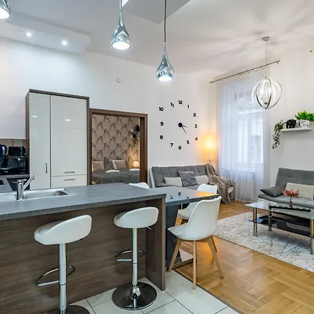 Silver Swan Budapest