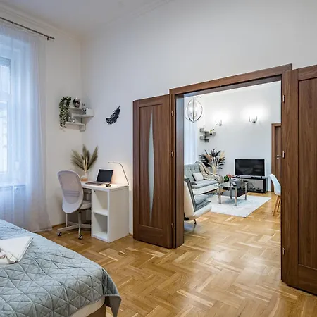 Silver Swan Apartment