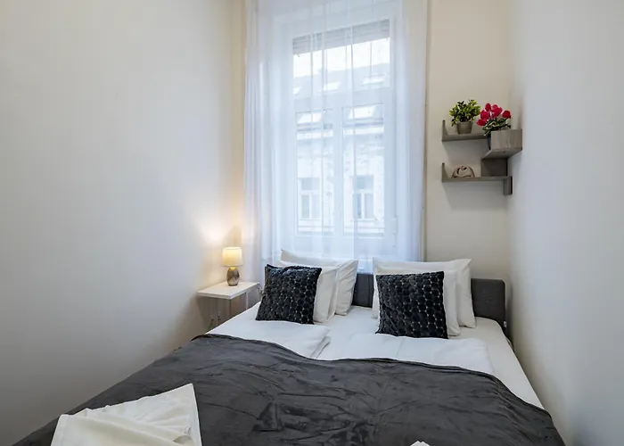 Silver Swan Downtown With Parking *